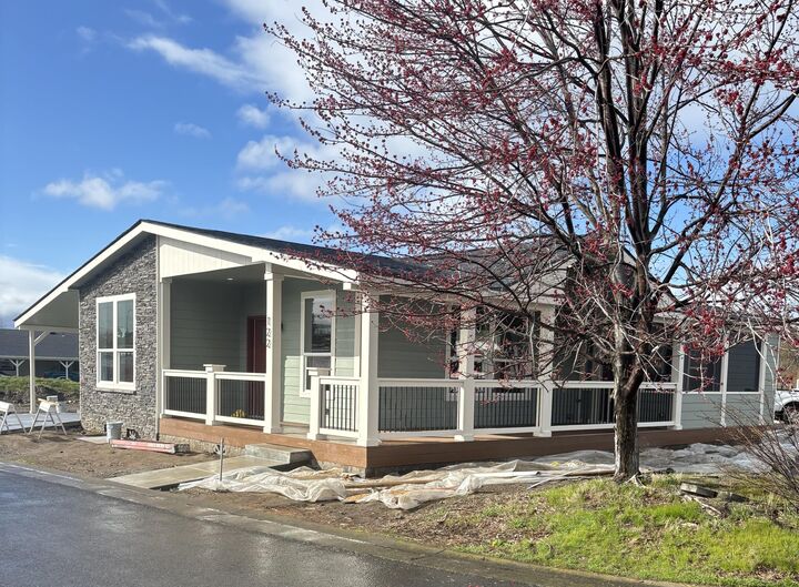 333 Mountain View Drive 122  Talent OR 97540 photo