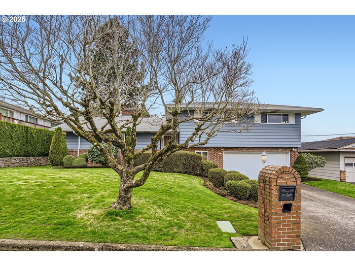 Property Photo: 3525 NE 125th Ave OR 97230