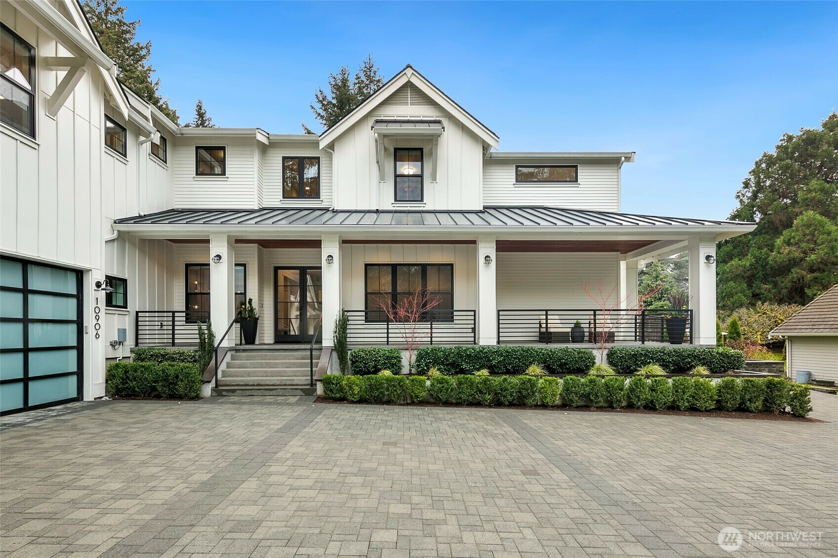 Property Photo: 10906 SE 28th Street WA 98004