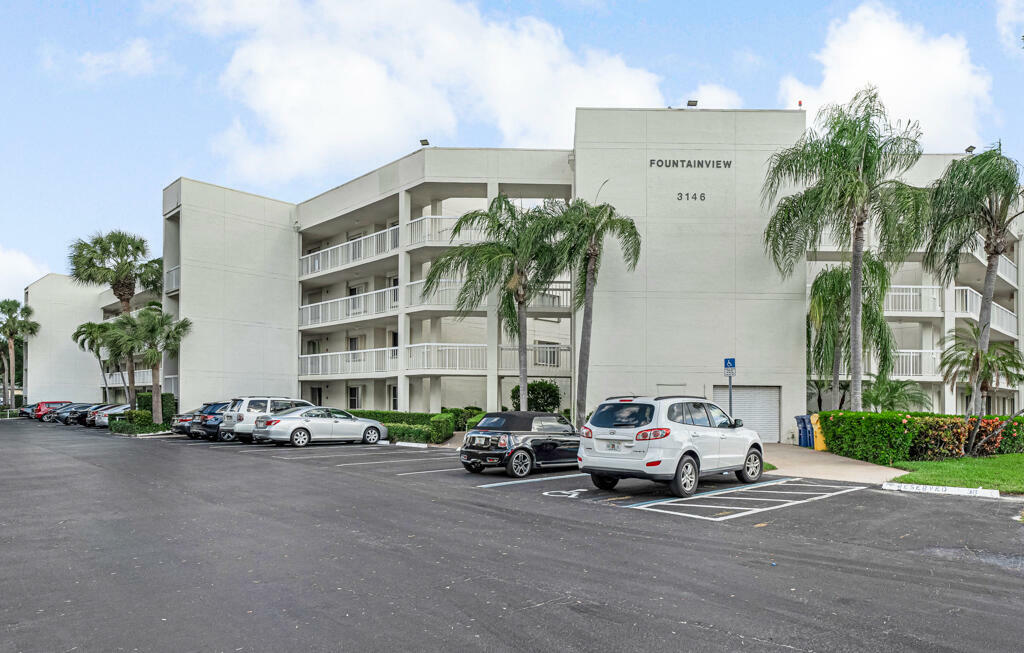 Property Photo:  3146 Via Poinciana 203  FL 33467 