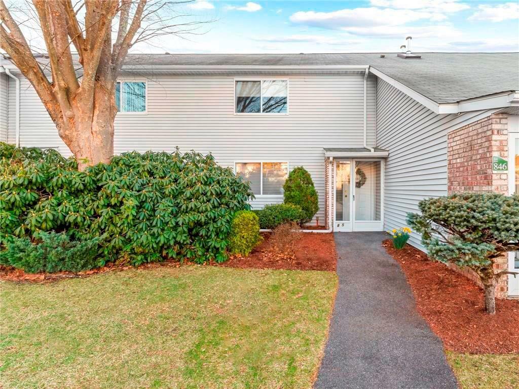 845 Williamsburg Circle  Warwick RI 02886 photo