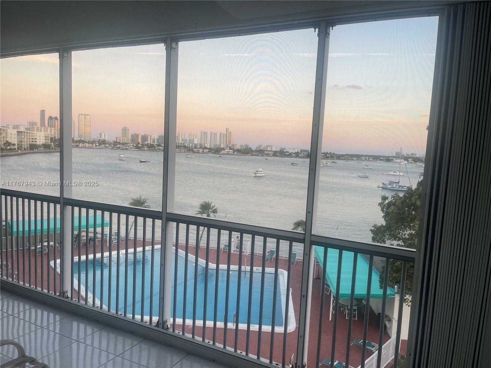 Property Photo: 2910 Point East Dr M414 FL 33160
