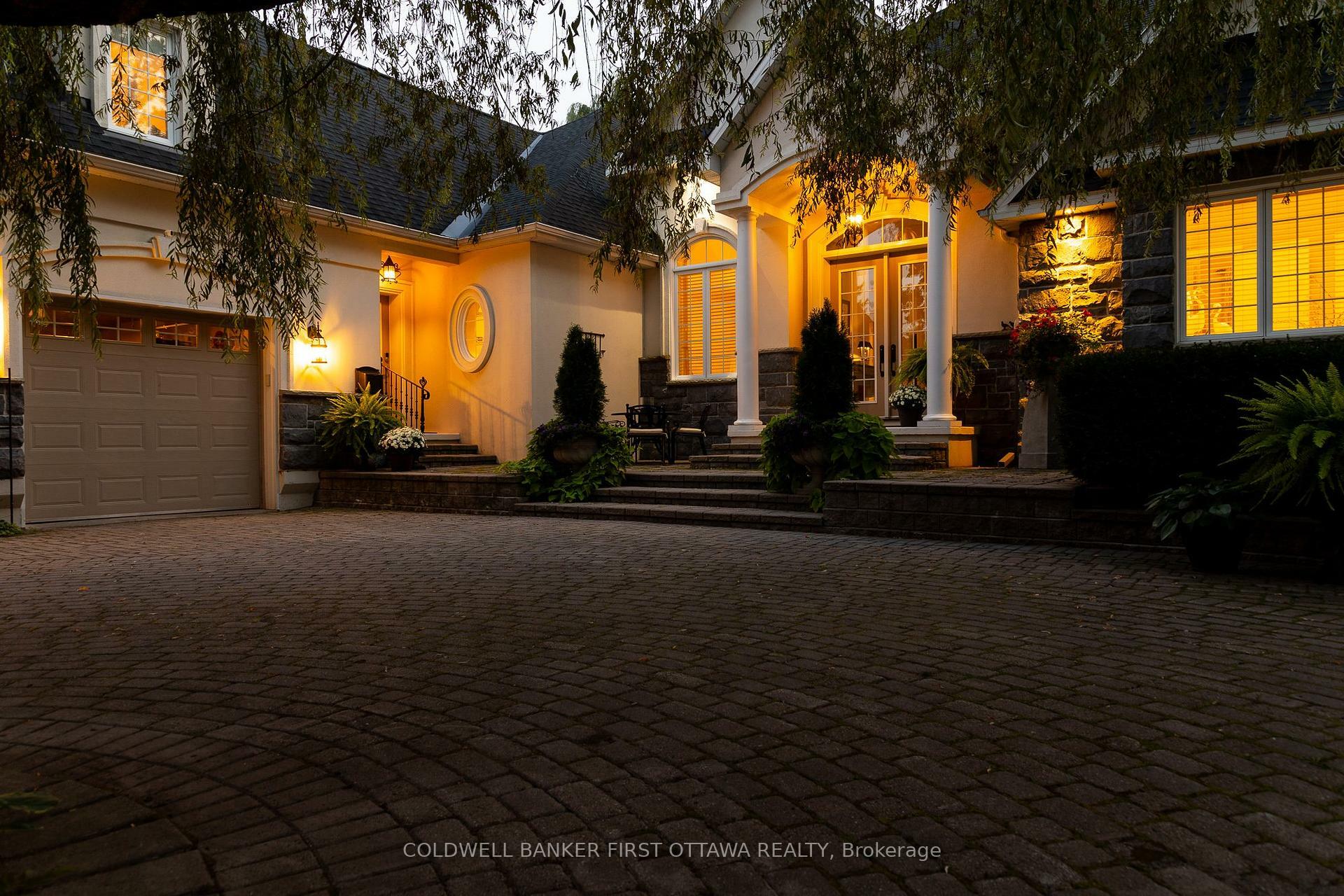 Property Photo: 6197 Ottawa Street ON K0A 2Z0