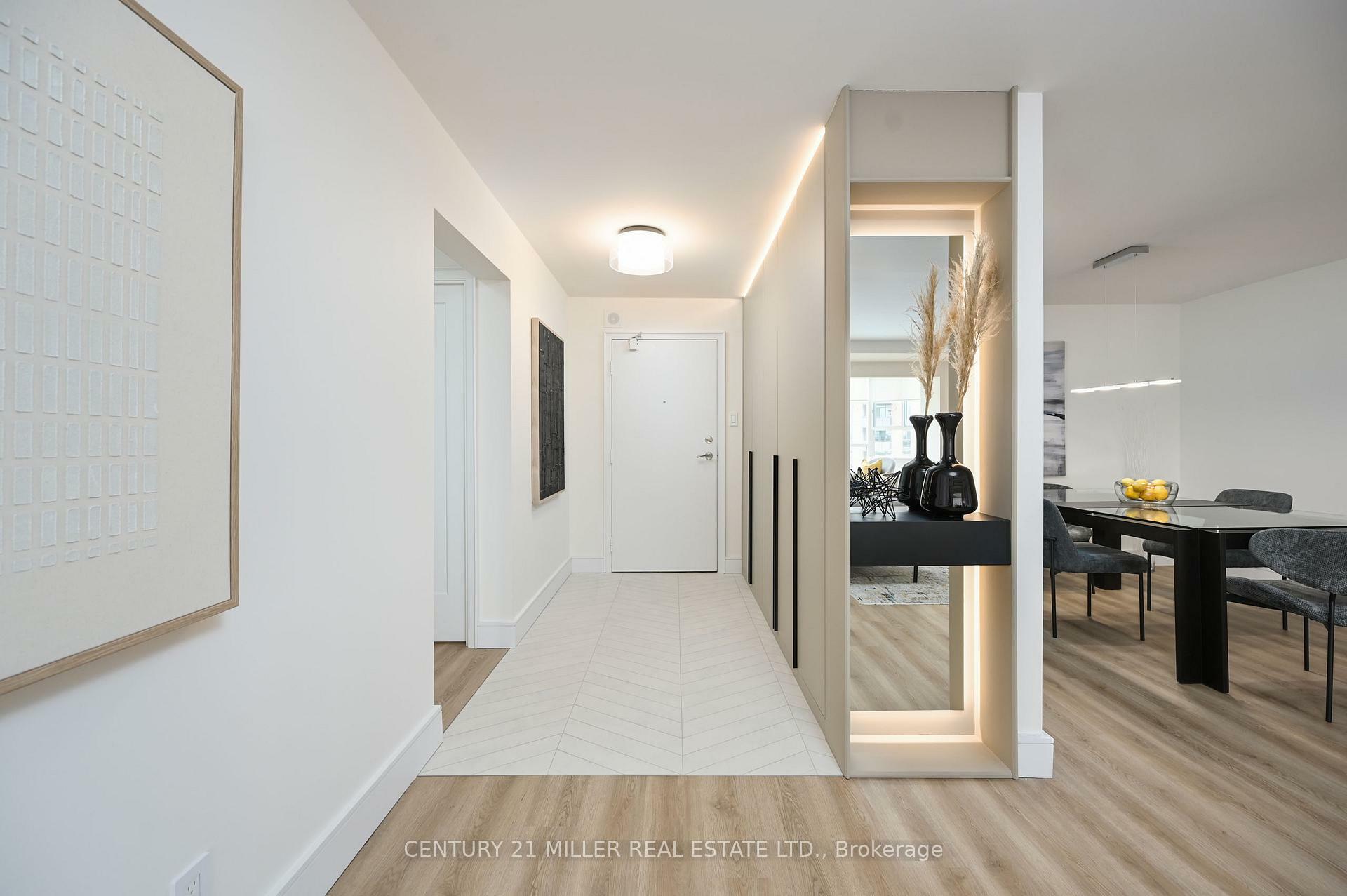 Photo de la propriété: 5280 Lakeshore Road 902 ON L7L 5R1