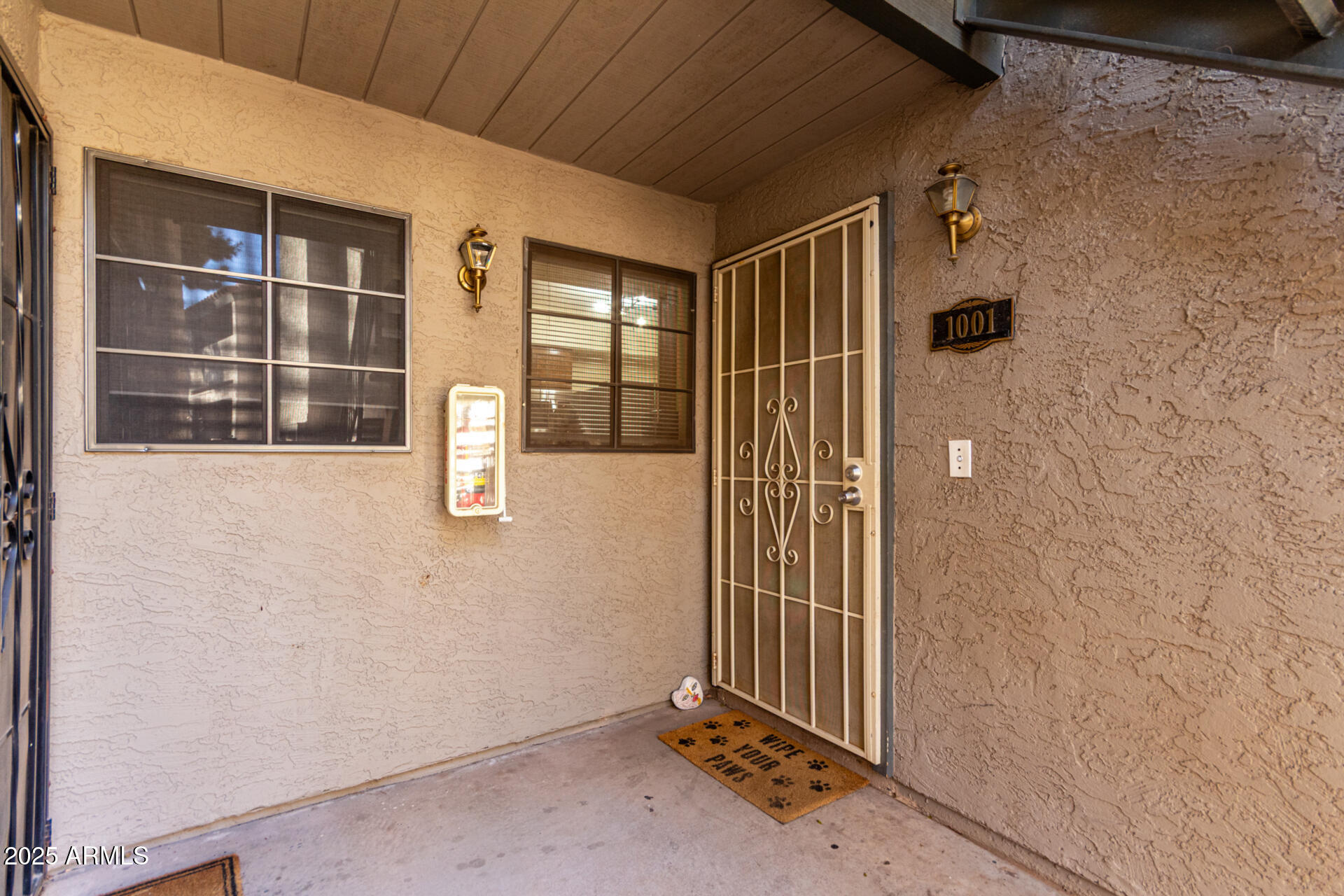 Property Photo: 533 W Guadalupe Road 1001 AZ 85210