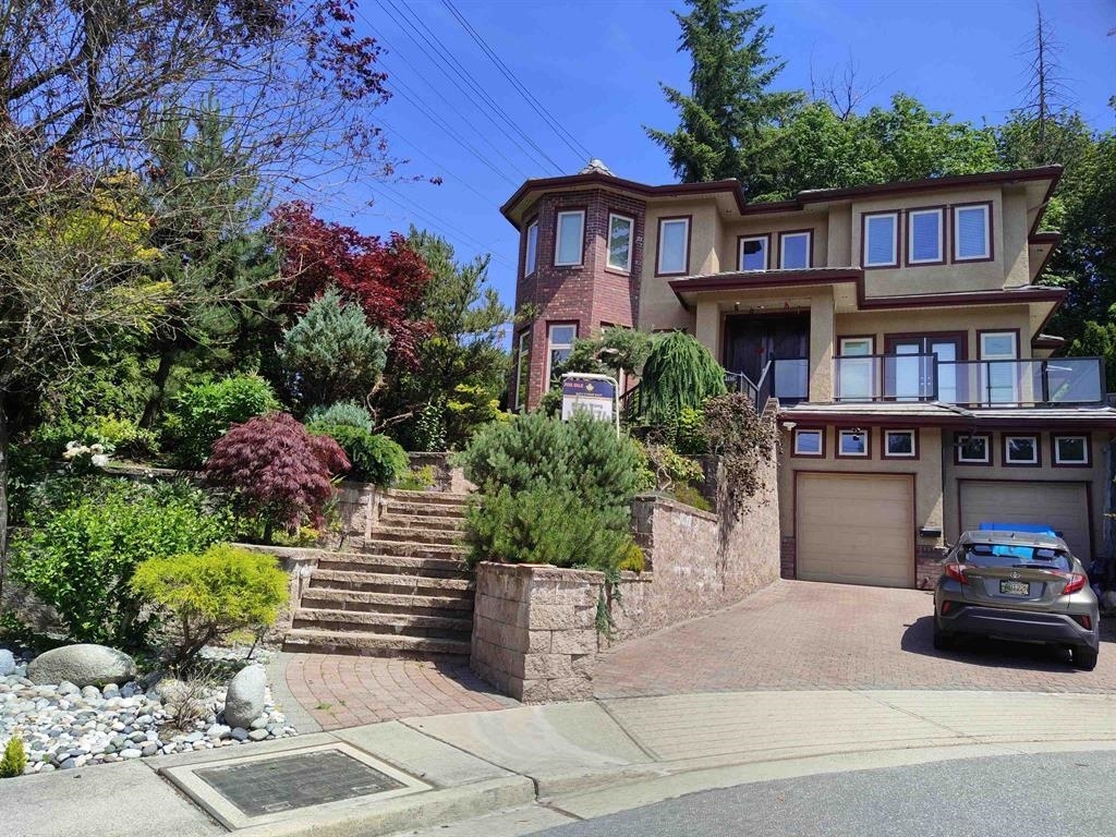 Property Photo: 2406 Norcrest Court BC V3J 1C6