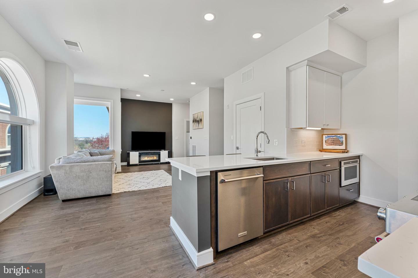 Property Photo: 635 Slaters Lane 405 VA 22314