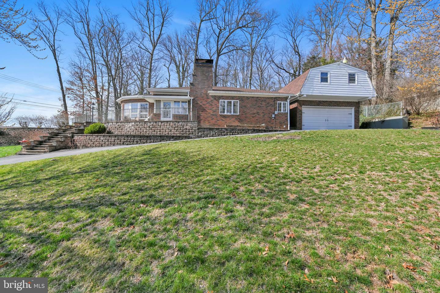Property Photo: 225 W Woods Drive PA 17543