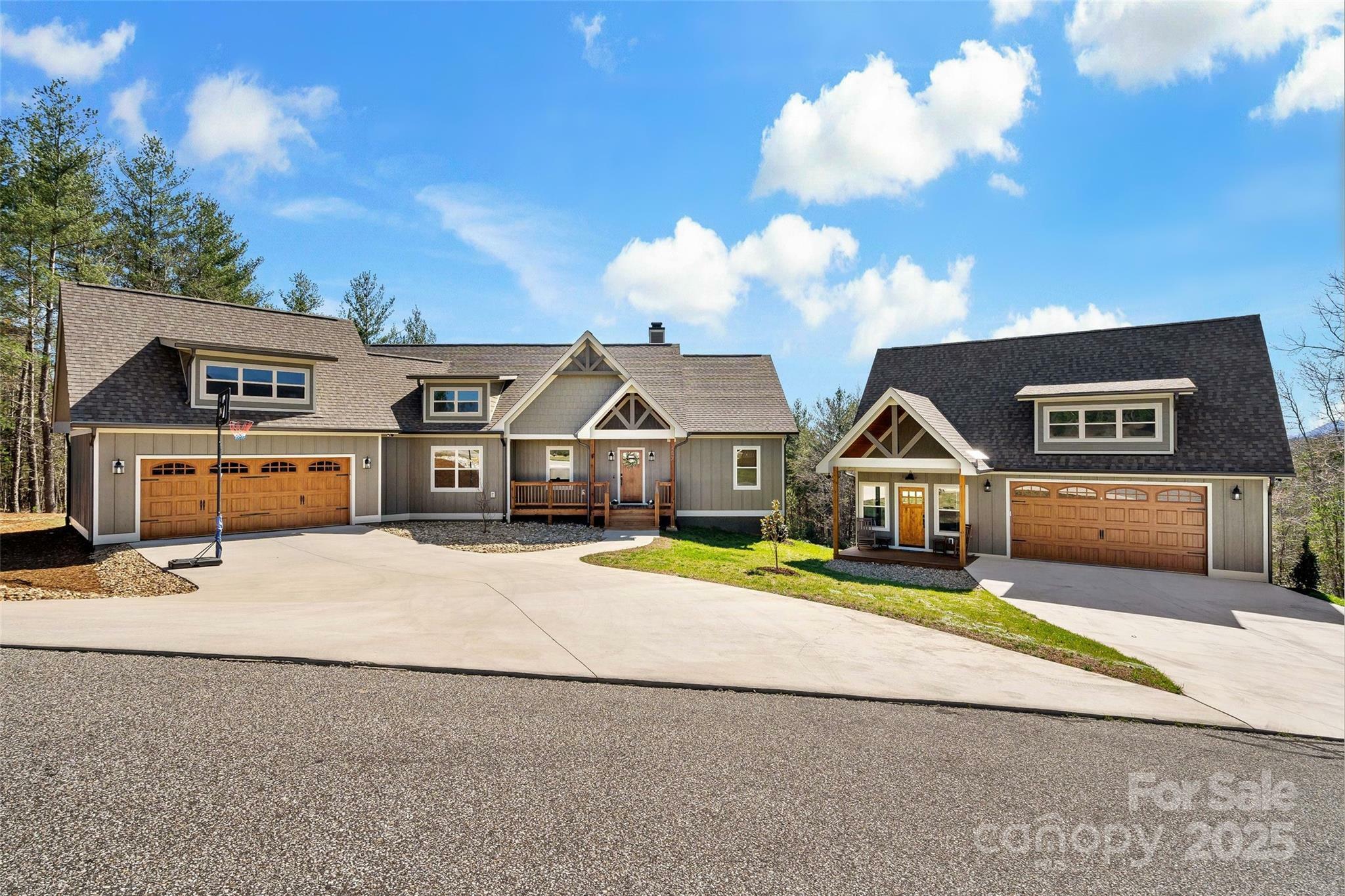 Property Photo: 207 Lake Crest Drive 11 NC 28761