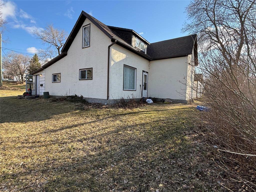 Property Photo:  216 Fourth Street South  MB R0K 0C0 