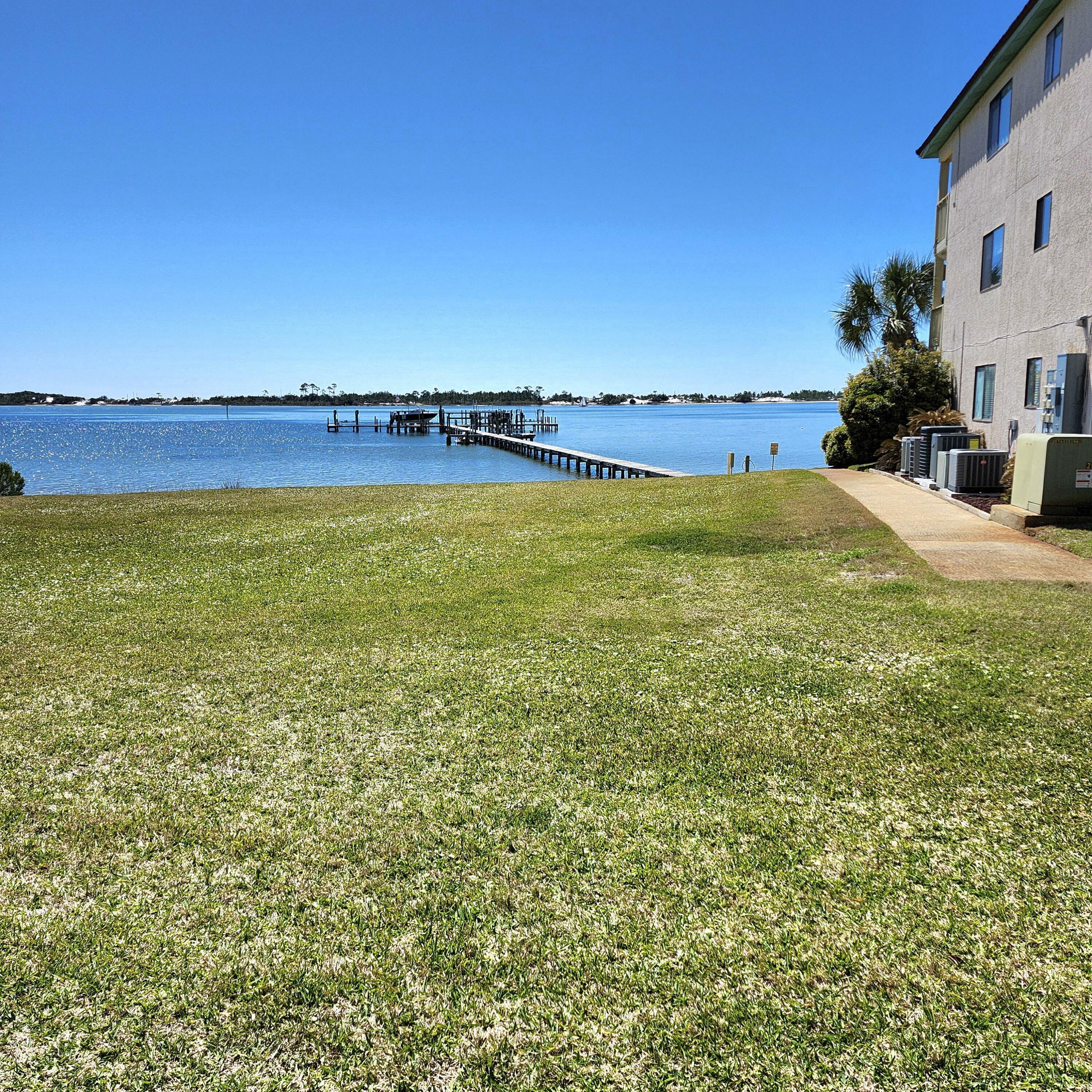 Property Photo:  1691 US-98 Apt 106  FL 32569 