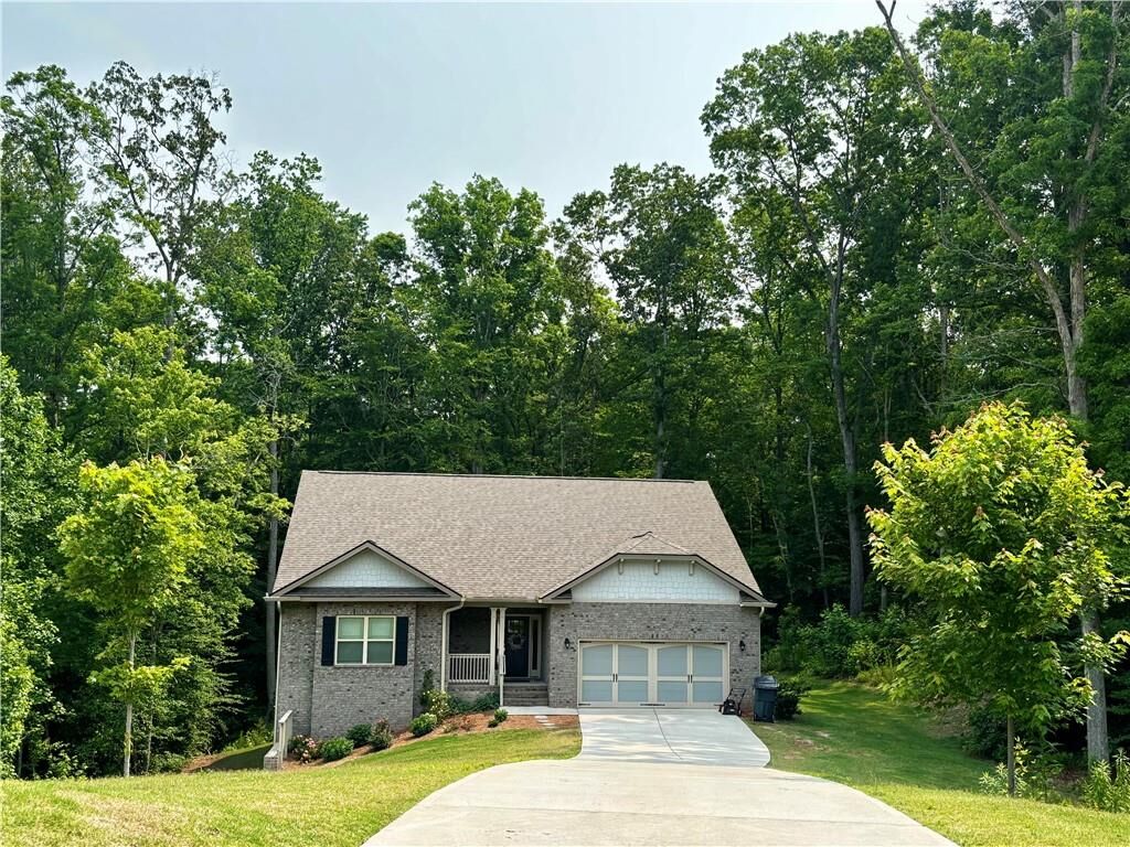 Property Photo: 197 Saddleridge Drive GA 30110