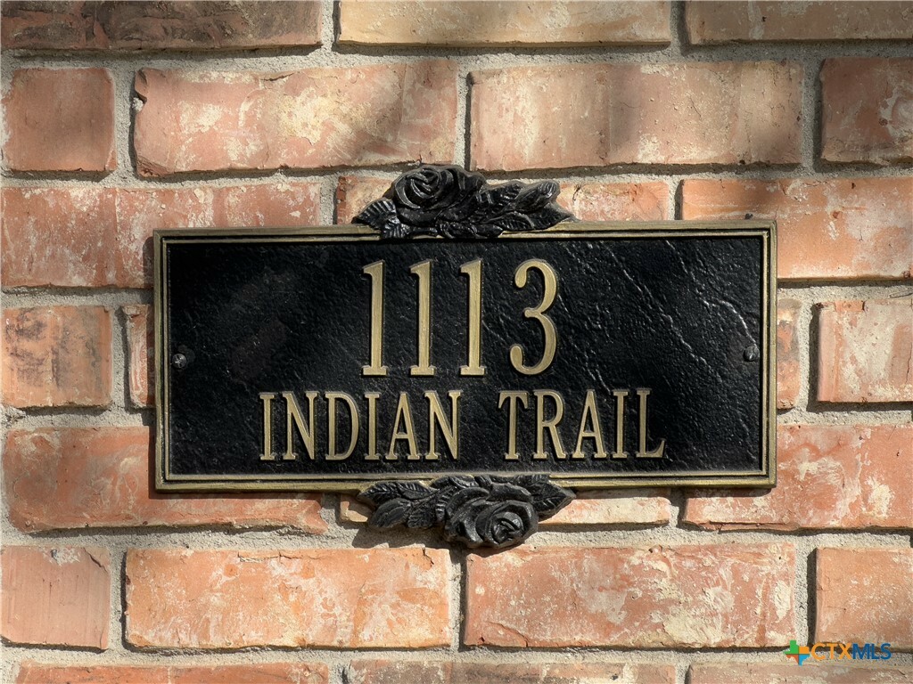 Property Photo: 1113 Indian Trail TX 76571