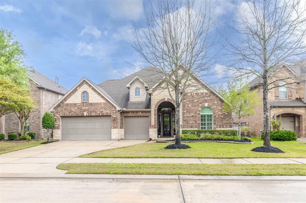 Property Photo: 10614 Lindabury Hollow Drive TX 77494