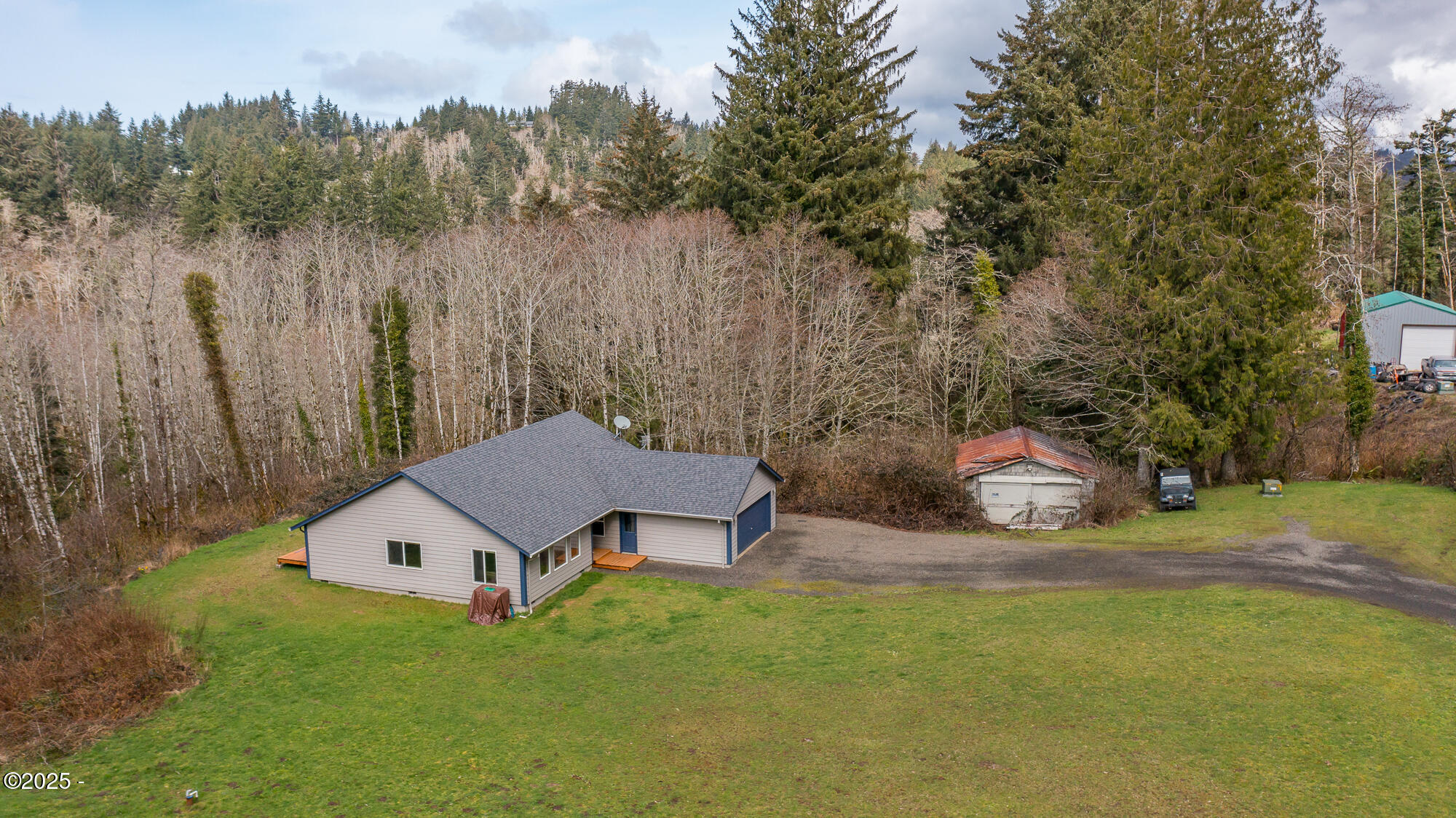 Property Photo: 2261 NE Valley Ridge Drive OR 97365