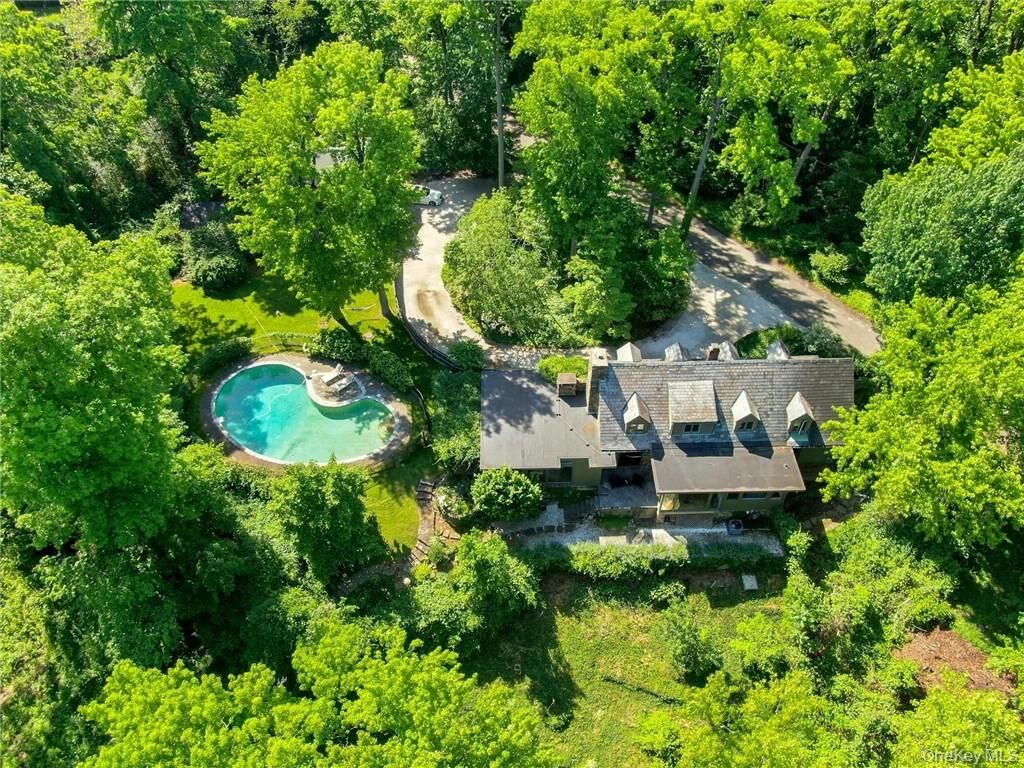 Property Photo:  21 Woods Road  NY 10964 