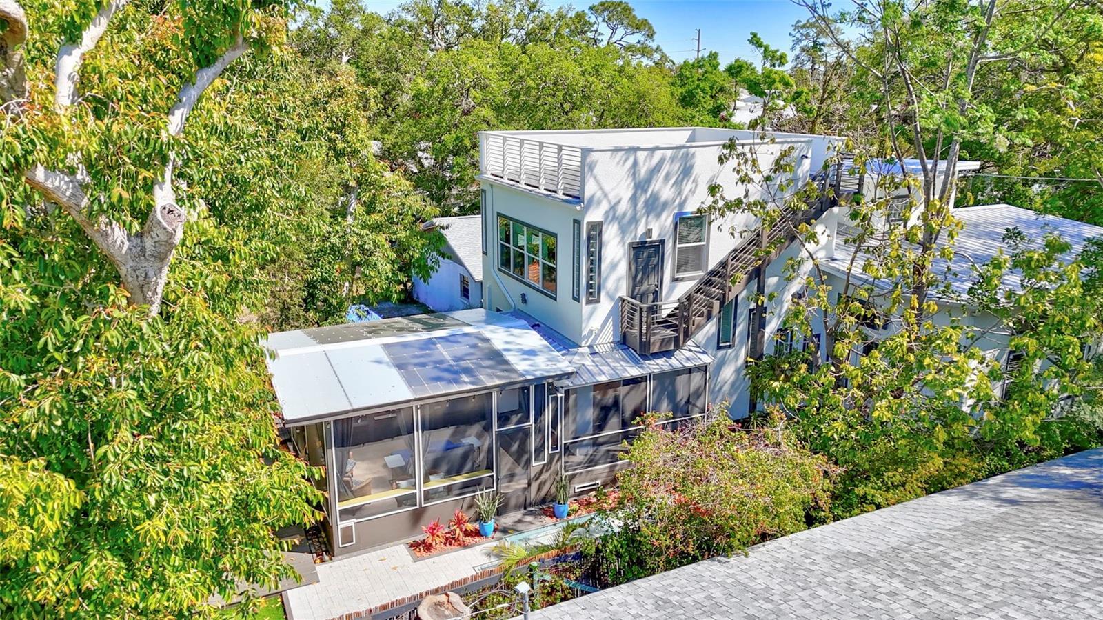 Property Photo: 1135 Florida Avenue FL 34236