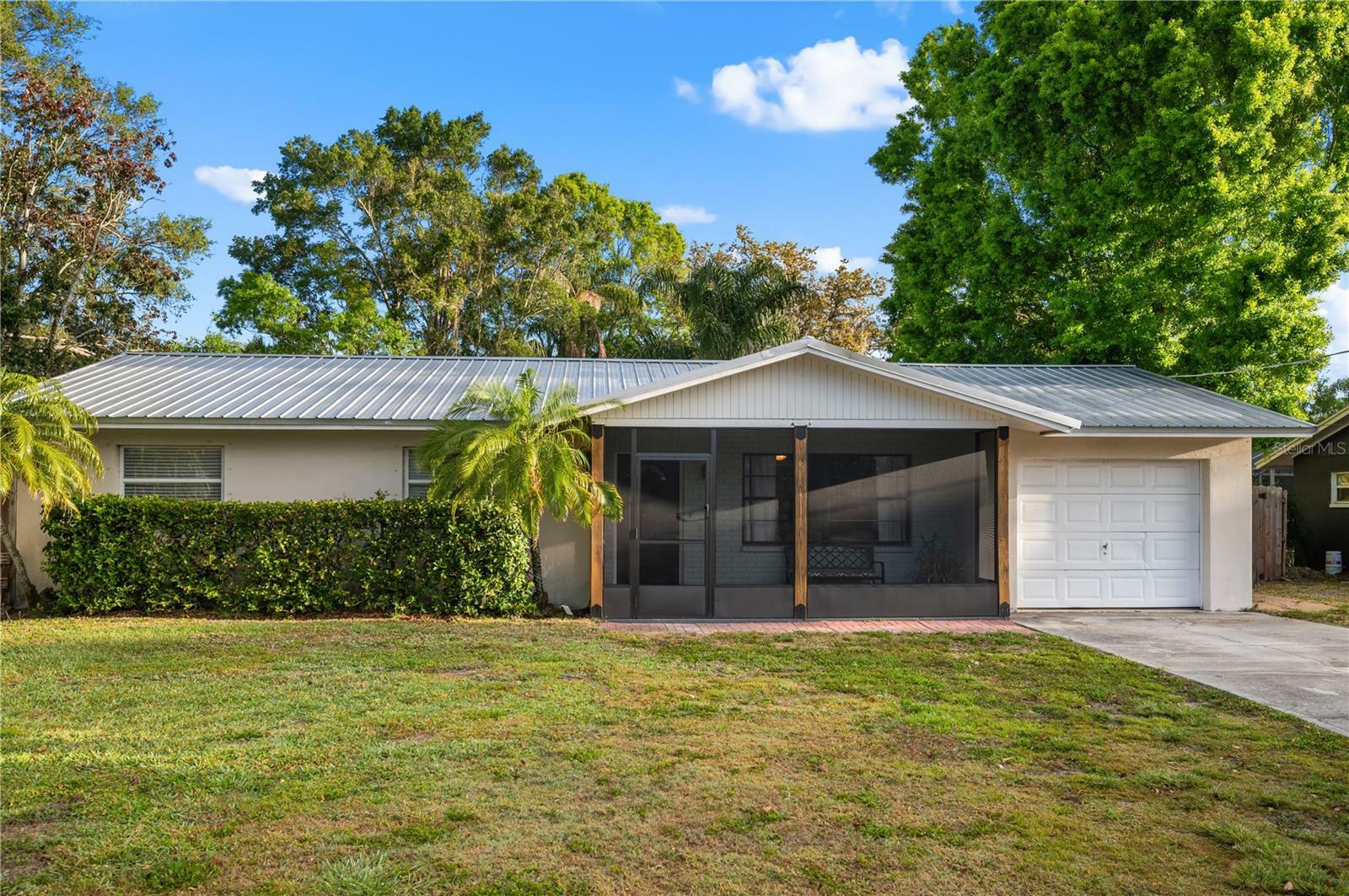 Property Photo: 2525 Arapaho Street FL 34231