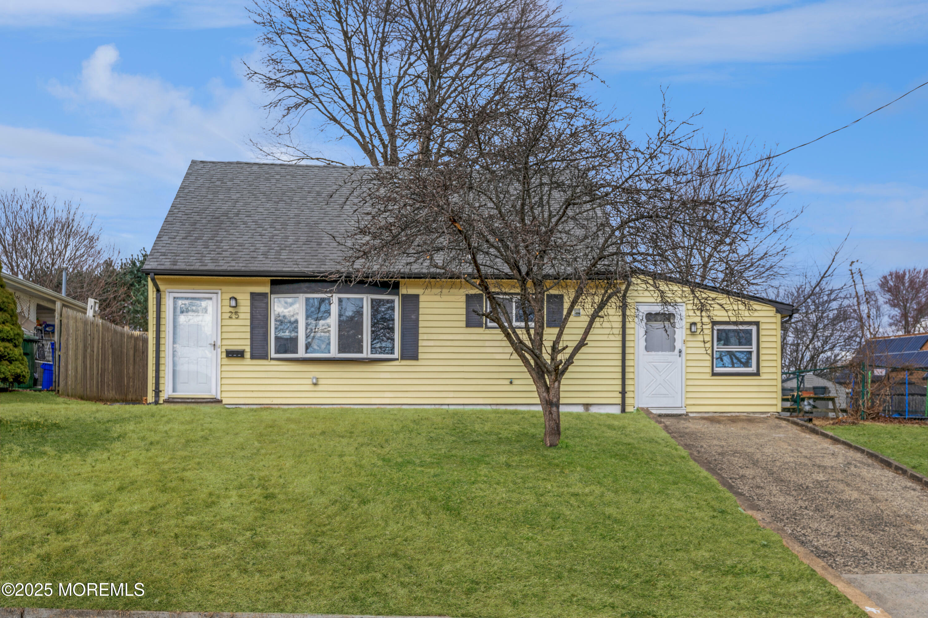 25 Pinetree Drive  Sayreville NJ 08859 photo