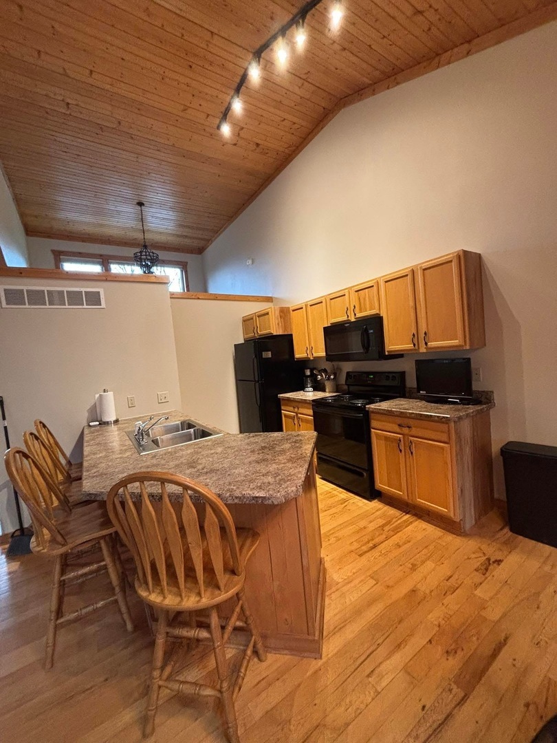 Property Photo: 7 Garnet Court IL 61036