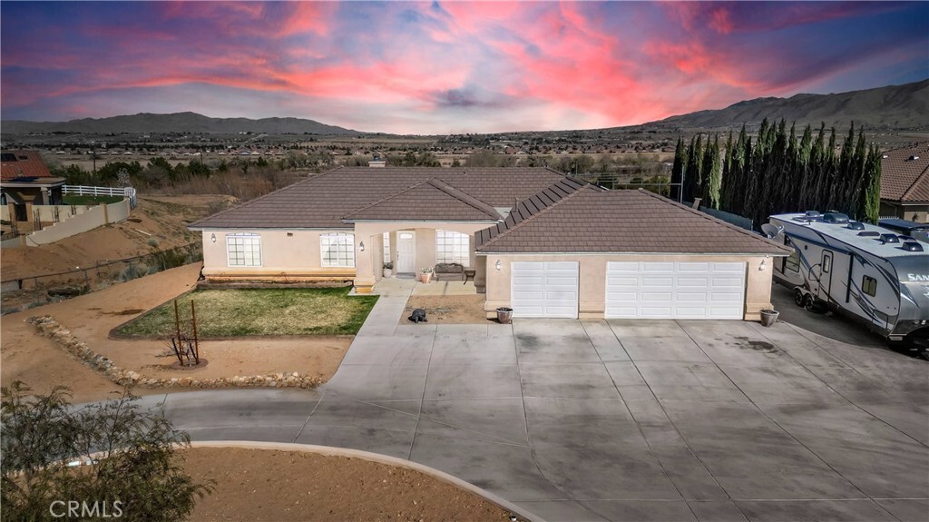 Property Photo: 10427 Choiceana Avenue CA 92345