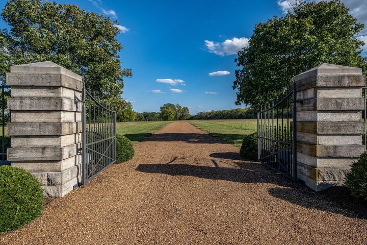 Property Photo: 1711 Old Hillsboro Rd TN 37069