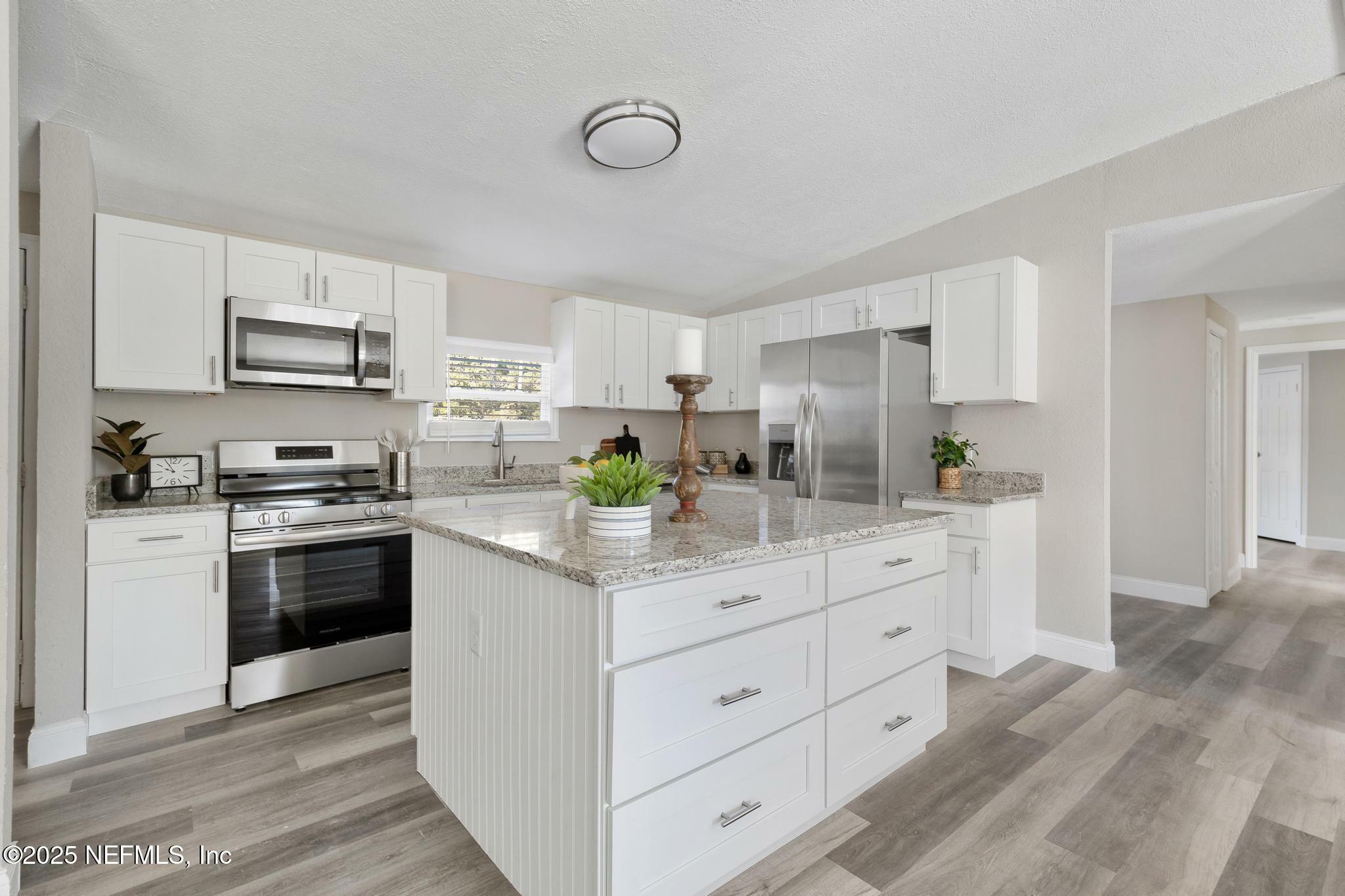 Property Photo: 2244 Eagles Hammock Boulevard FL 32068