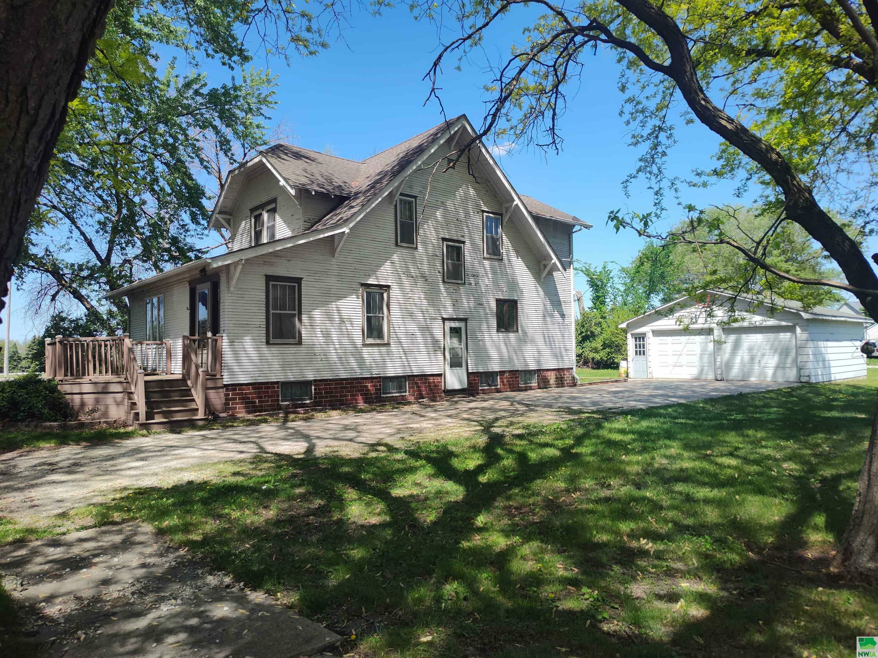 Property Photo: 422 Vine IA 50510