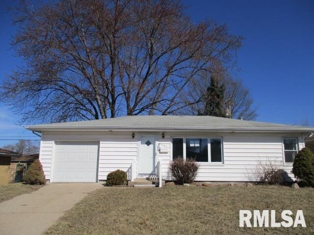 Property Photo:  1105 Coolidge Avenue  IL 61554 