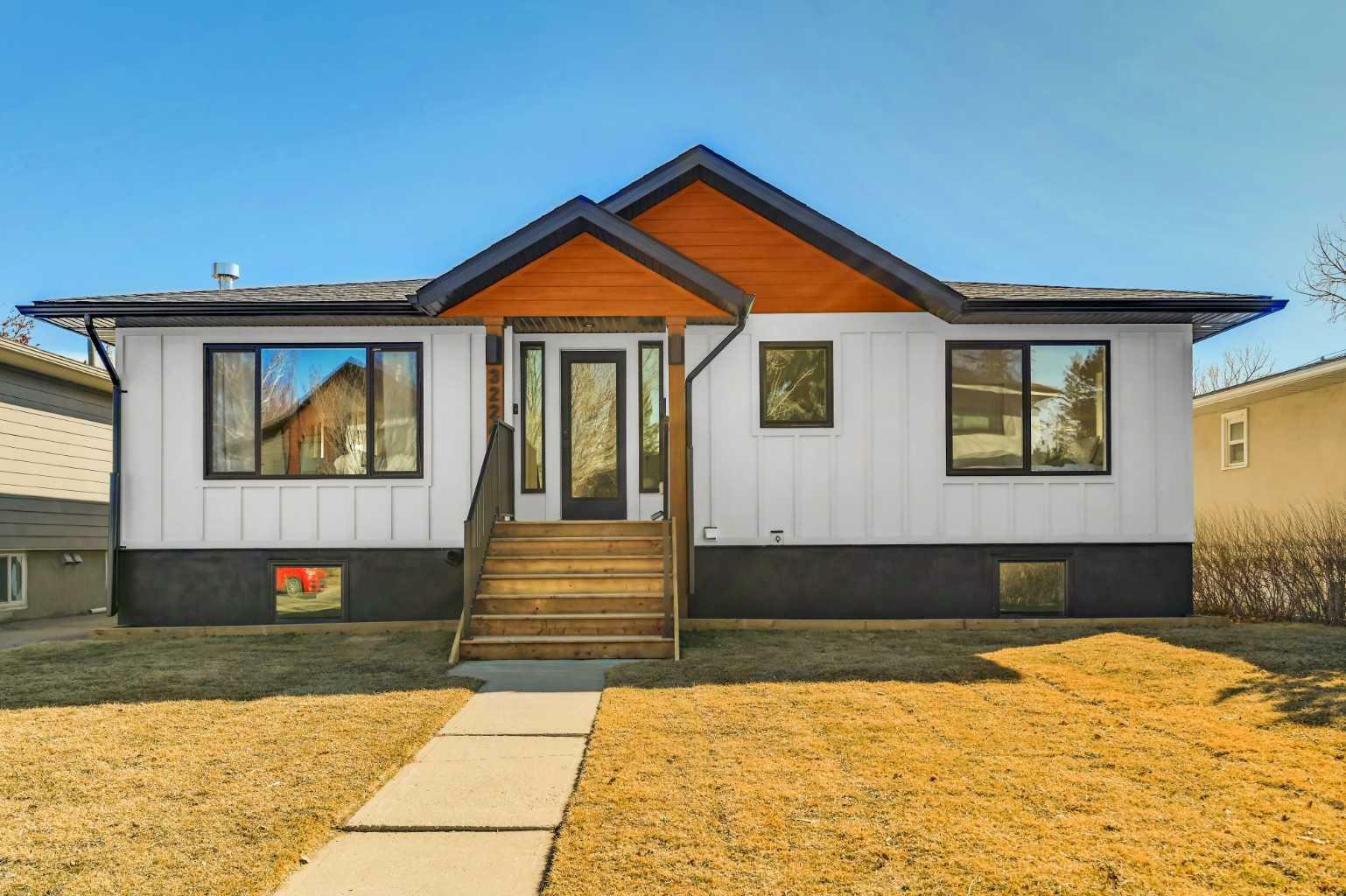 3224 24A Street SW  Calgary AB T3E 1W7 photo