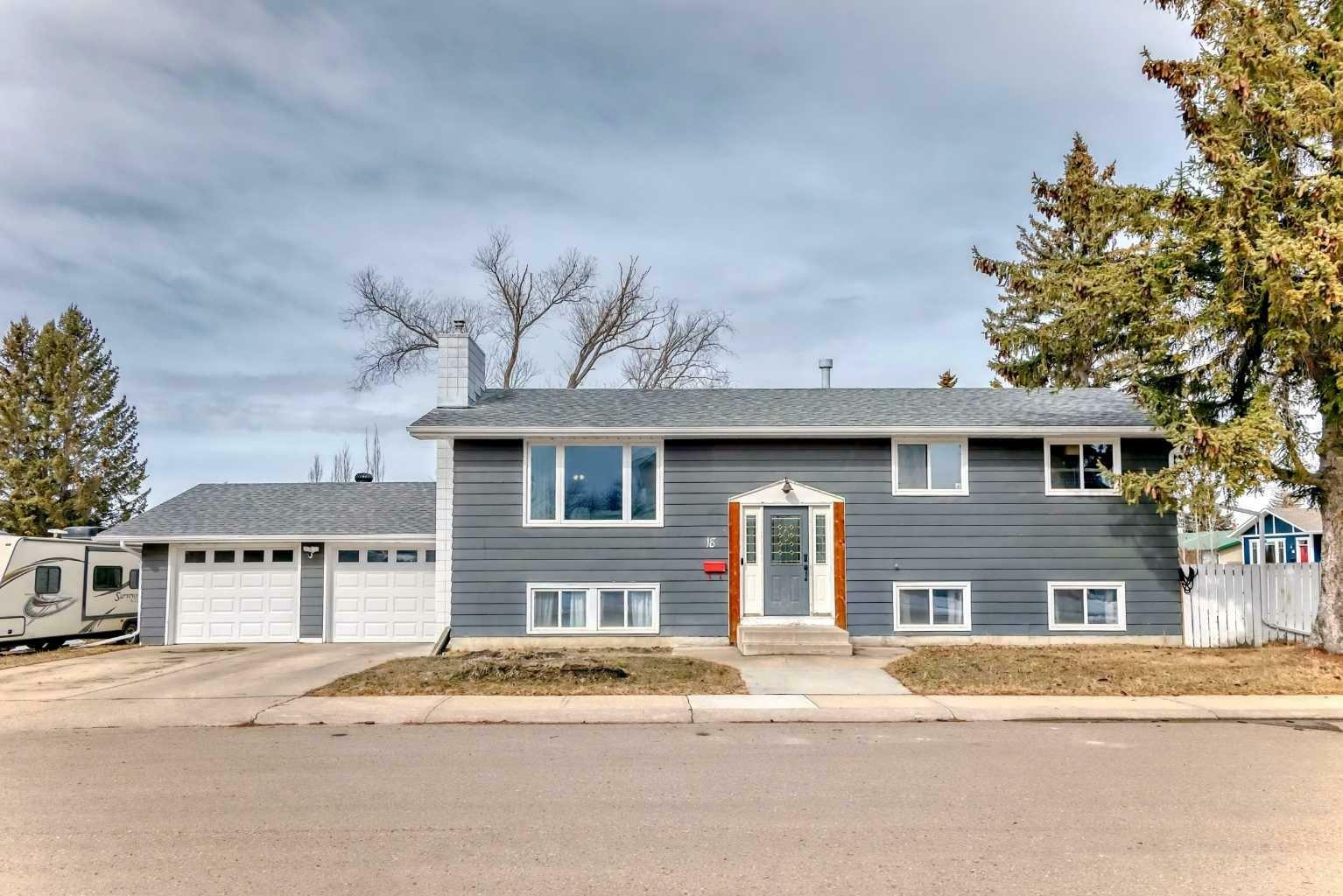 Property Photo: 18 McPhee Street AB T4N 5T5