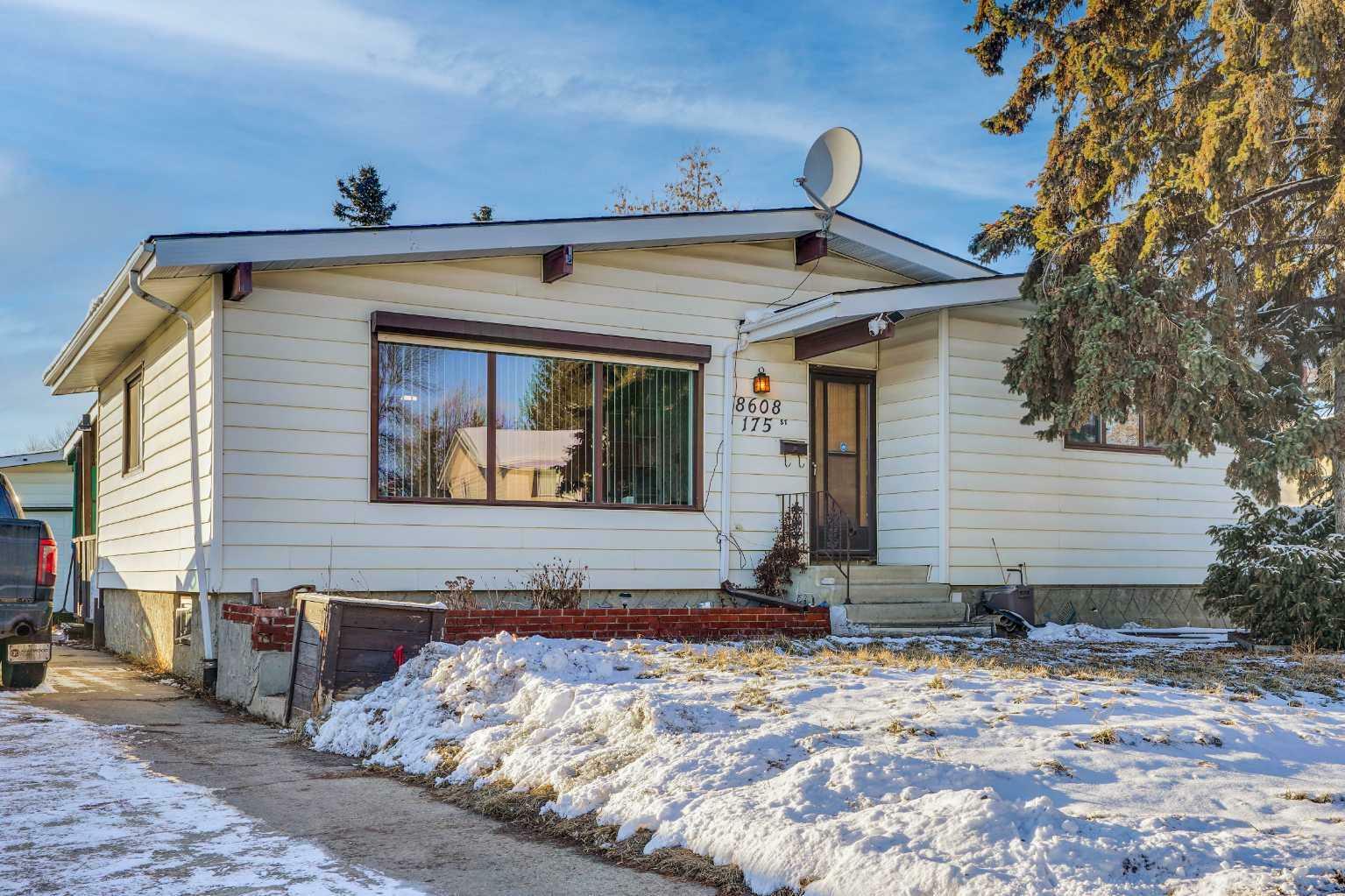 8608 175 Street NW  Edmonton AB T5T 0N8 photo