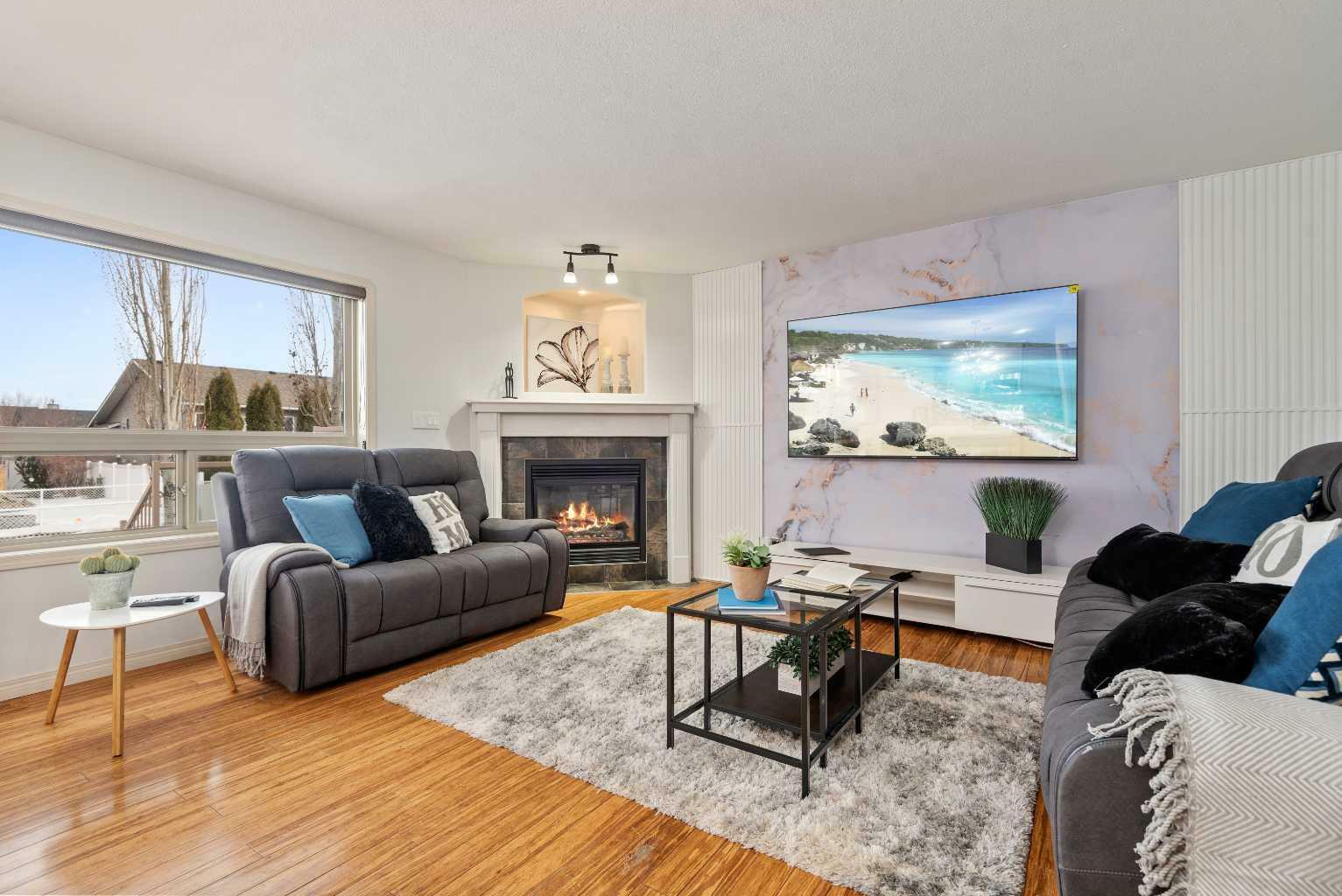 Property Photo: 100 Isbister Close AB T4R 0B9