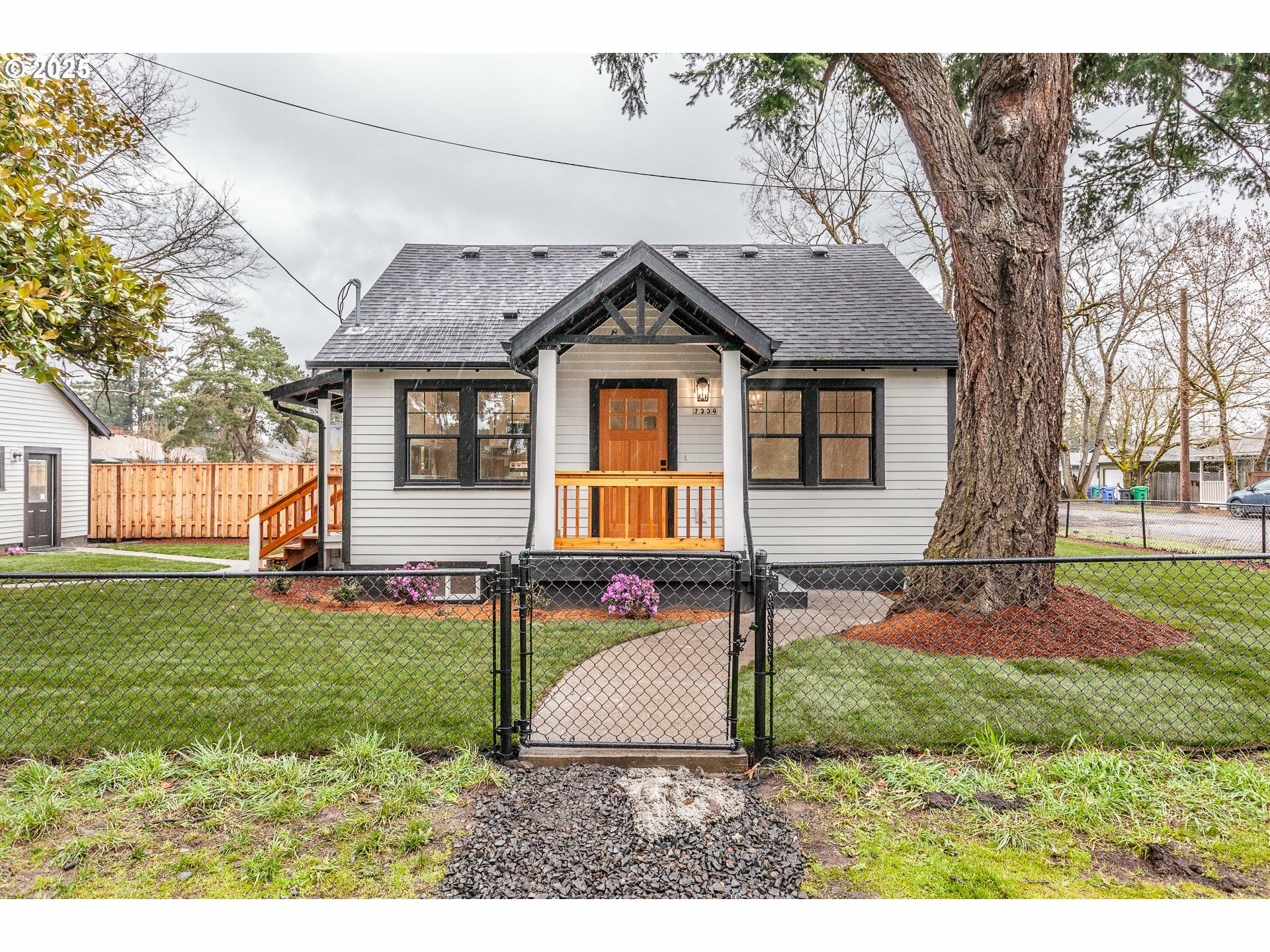 7234 SE 62nd Ave  Portland OR 97206 photo