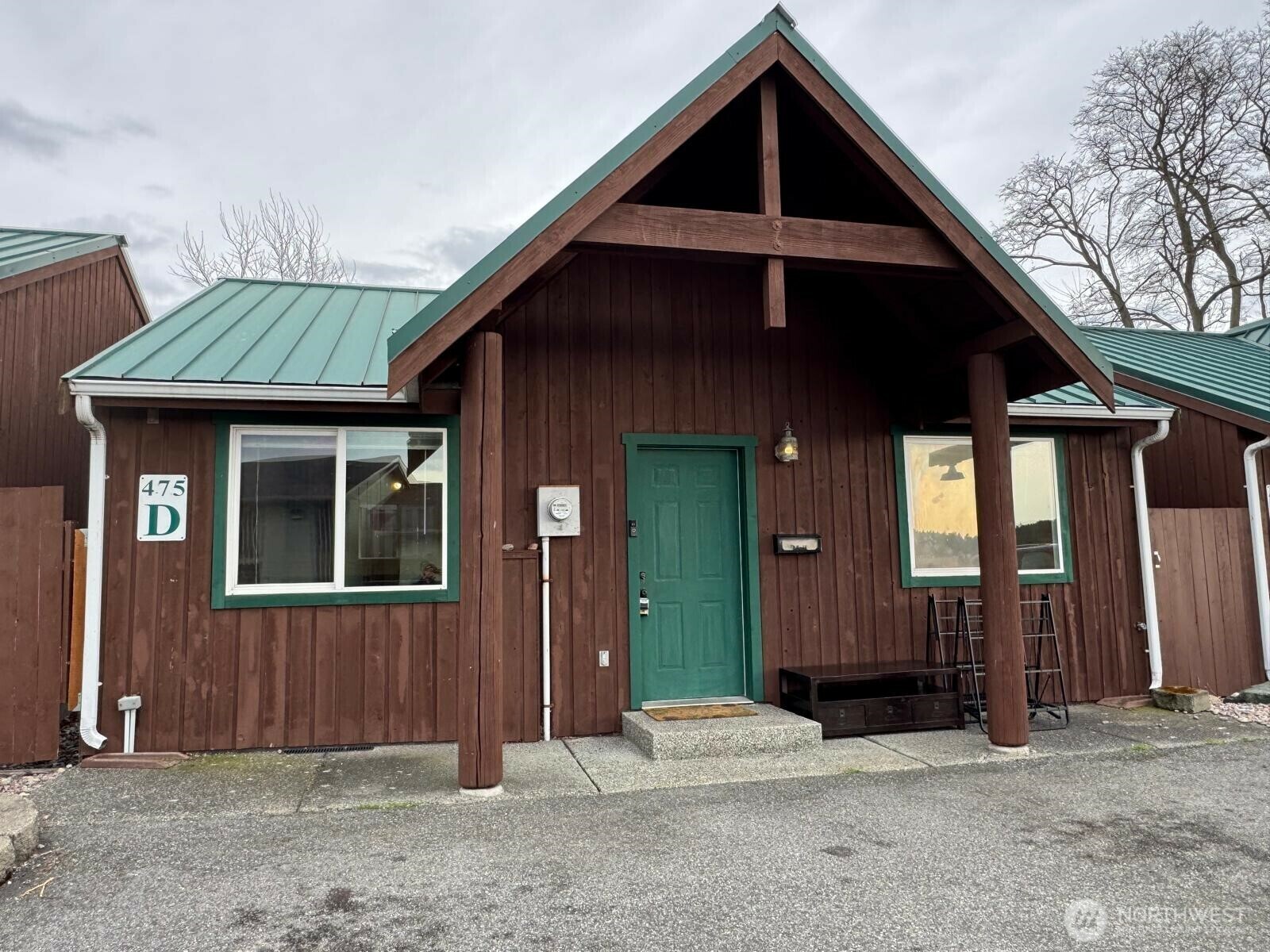 Property Photo: 475 SE Barrington Drive D WA 98277