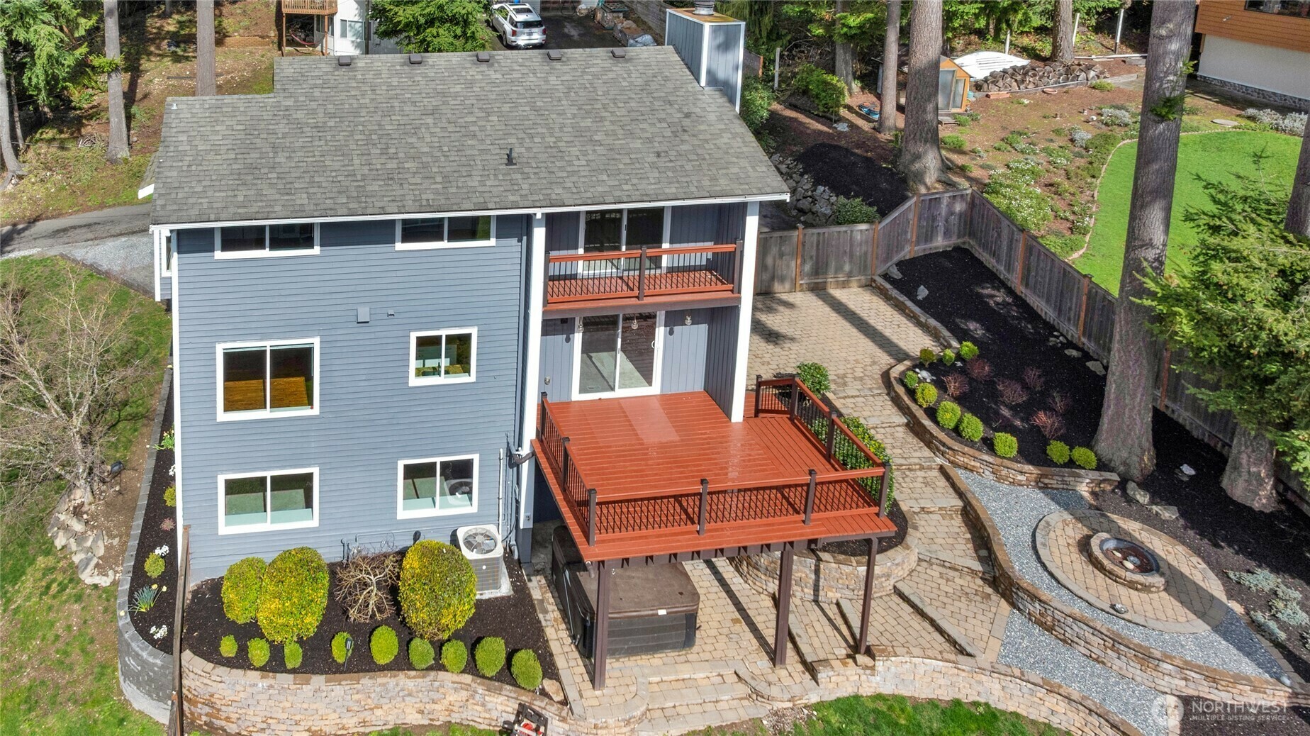 1520  209th Avenue NE  Sammamish WA 98074 photo