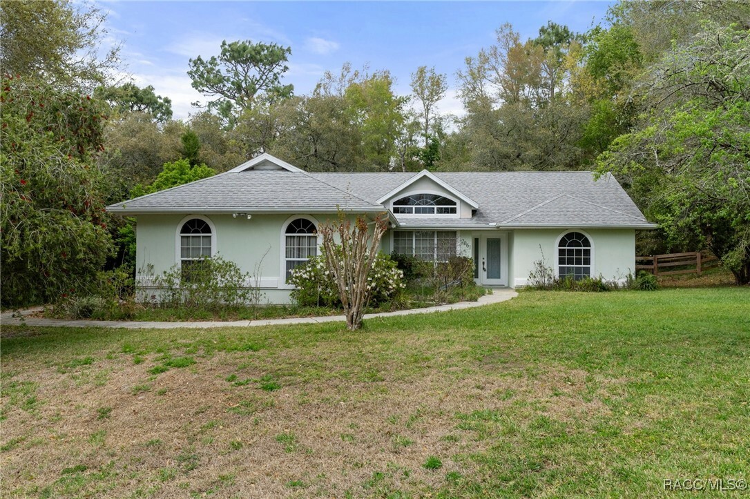 Property Photo: 2061 E Celina Street FL 34453