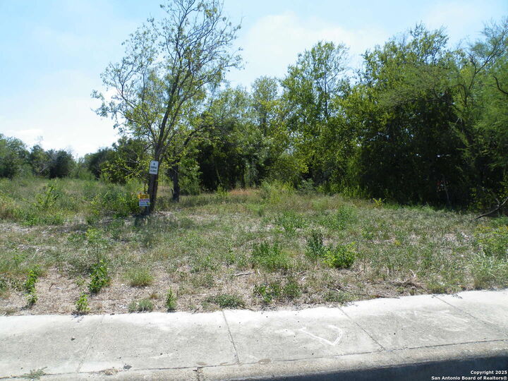 Property Photo: 4930 Fortuna TX 78237