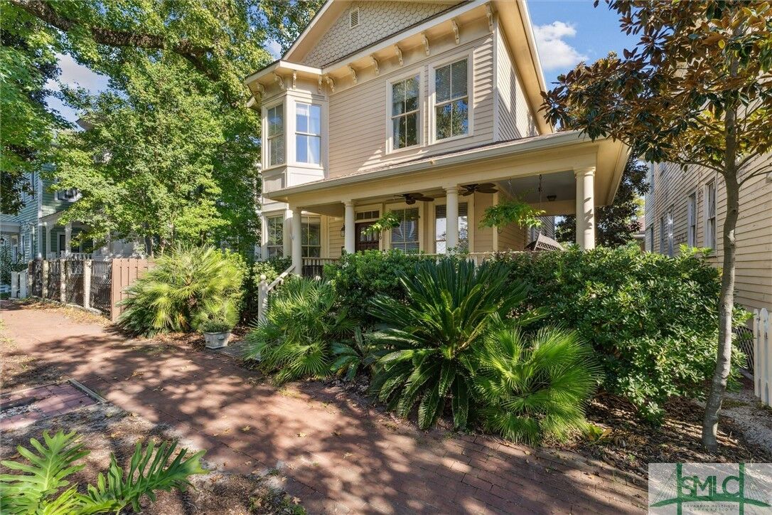 Property Photo:  310 E Park Avenue  GA 31401 