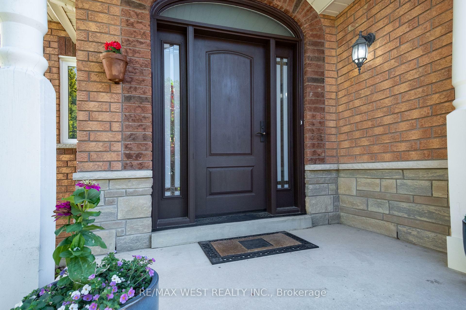 Property Photo: 84 Castelli Court ON L7E 2T8