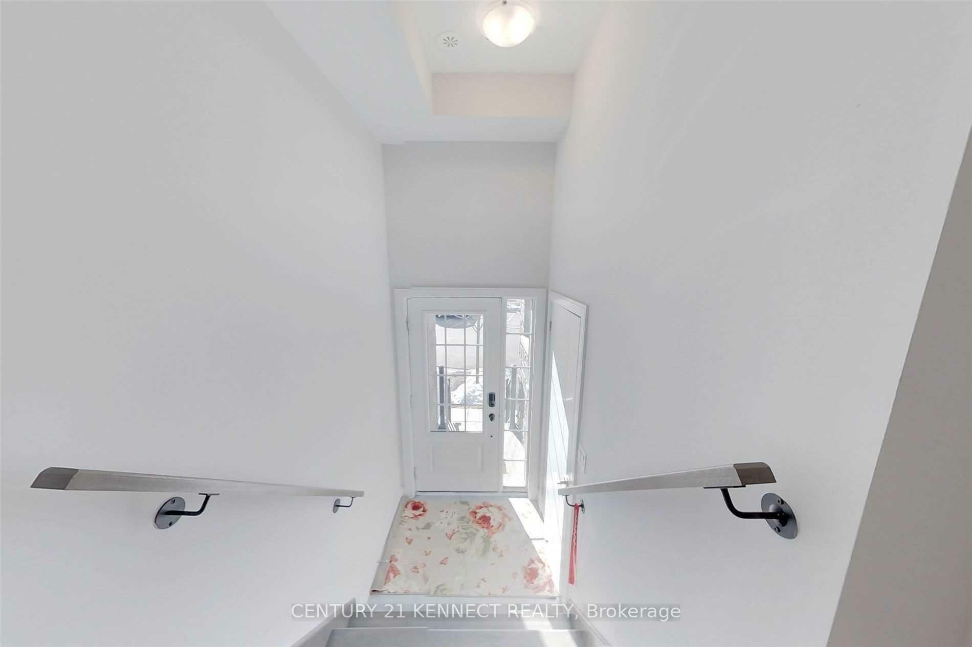 Photo de la propriété: 588 Rapids Lane ON L5G 0A9