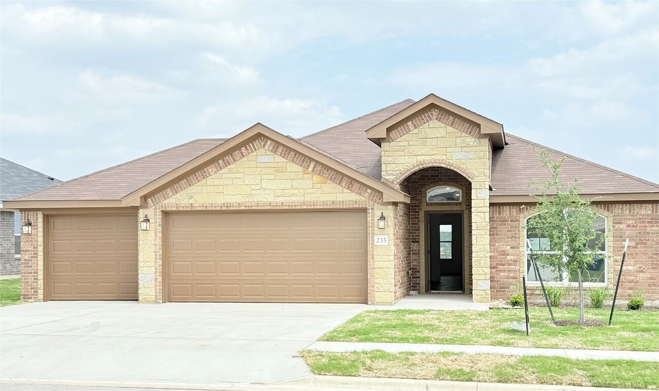 Property Photo:  235 Fawn Ridge Drive  TX 76522 