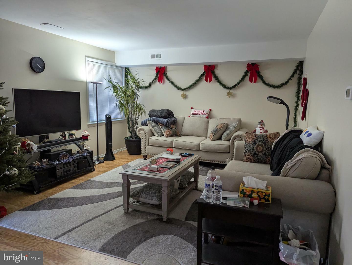 Property Photo: 4901 Oxford Court PA 19020