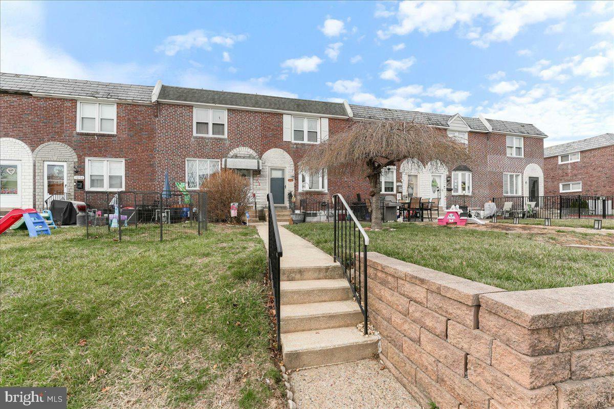 Property Photo: 1062 Cedarwood Road PA 19036