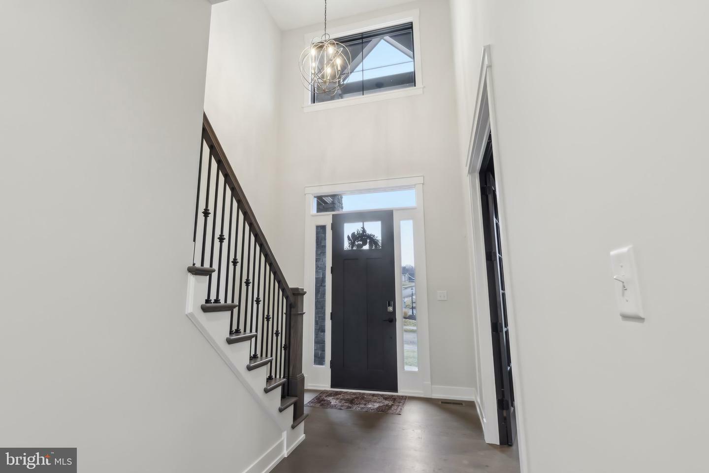 Property Photo: 1537 Grand Oak Lane Blp PA 19061