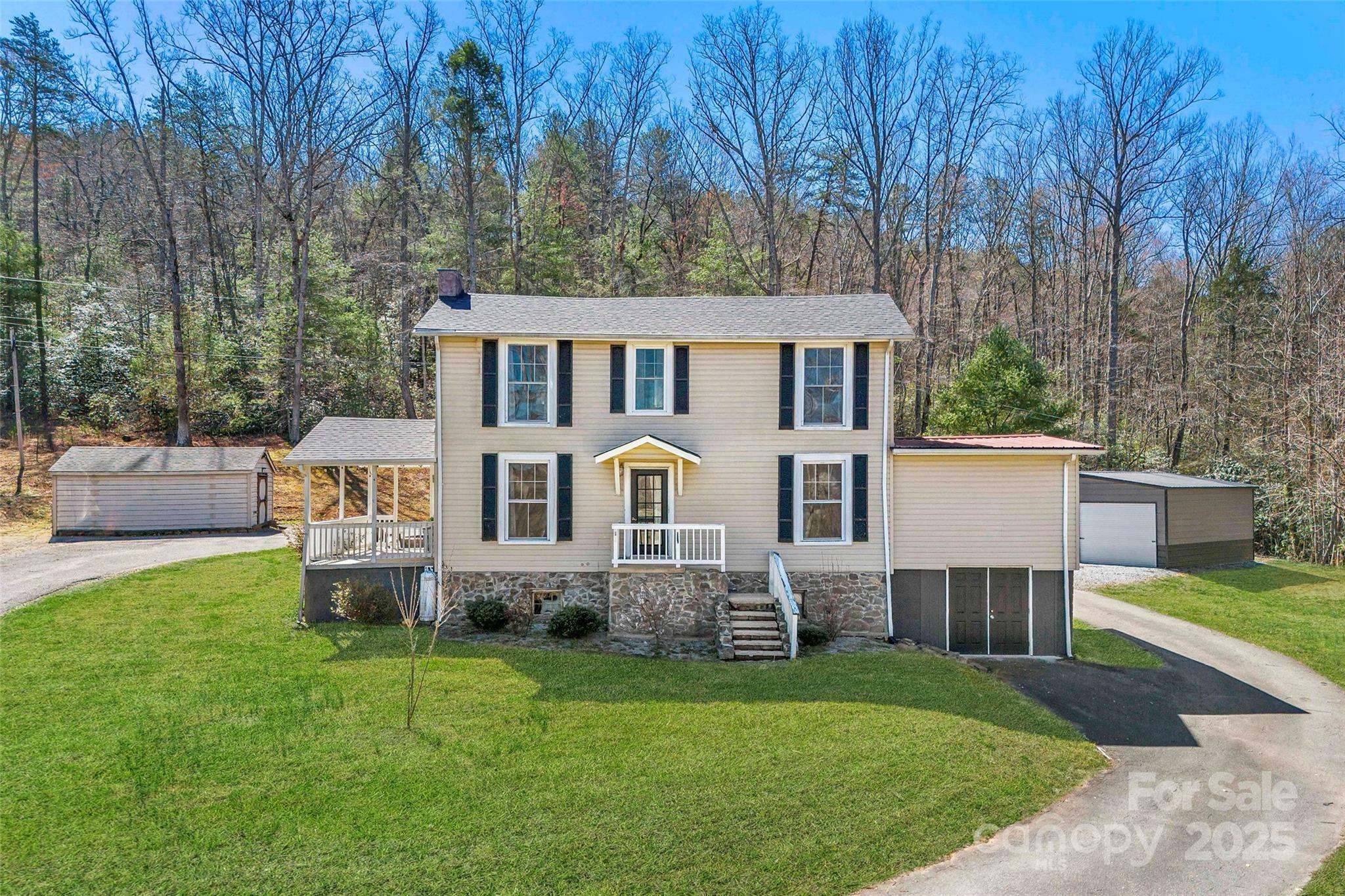 Property Photo: 59 W Poplar Drive NC 28752