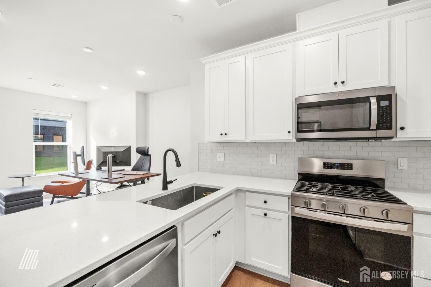 Property Photo: 117 Peyton Place NJ 08901