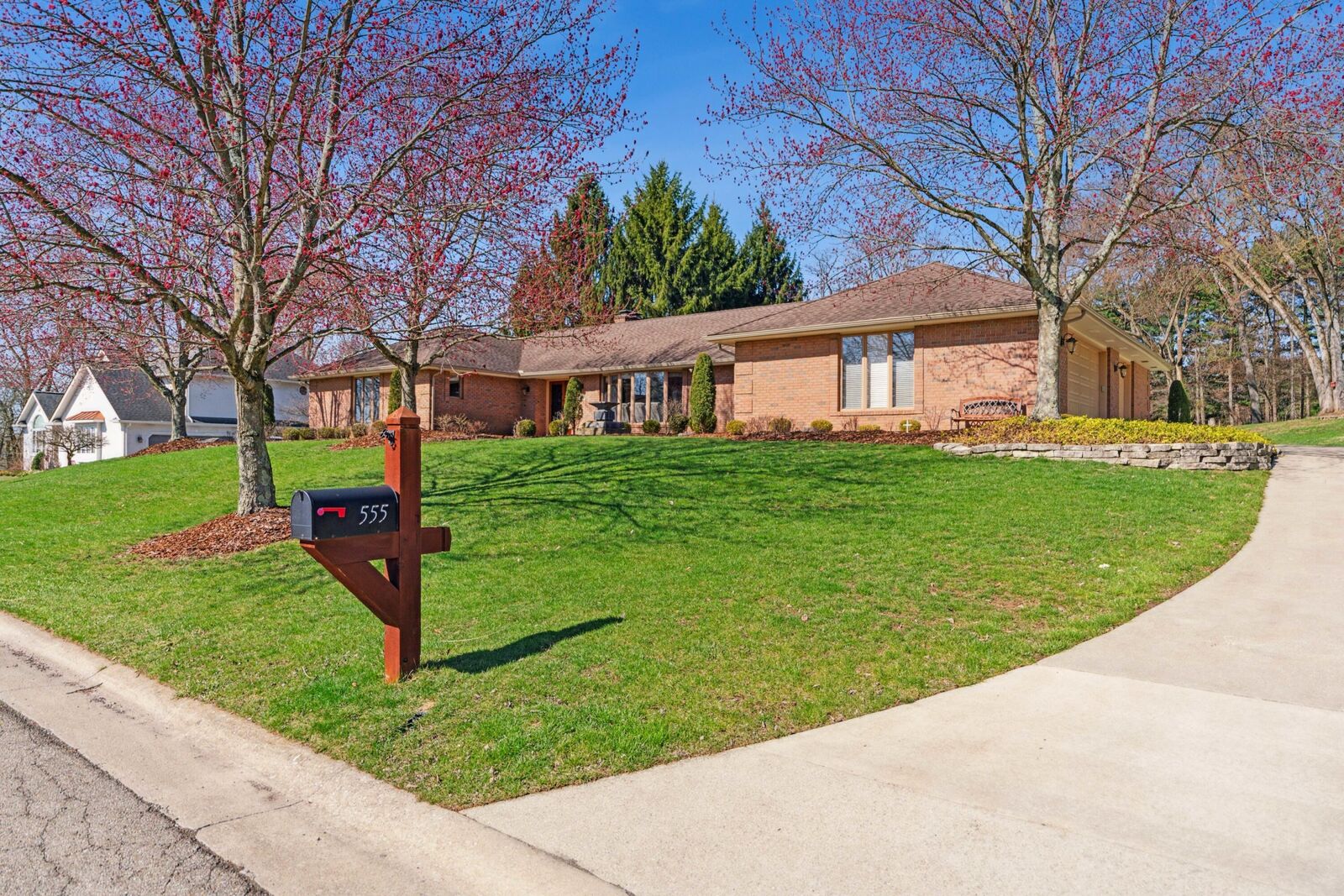 Property Photo:  555 Westwood Drive  OH 43055 