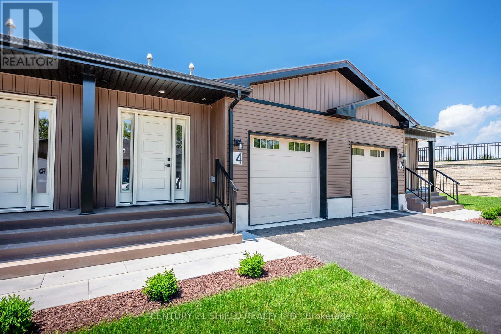 Property Photo: 4 Erindale Lane ON K0C 1P0