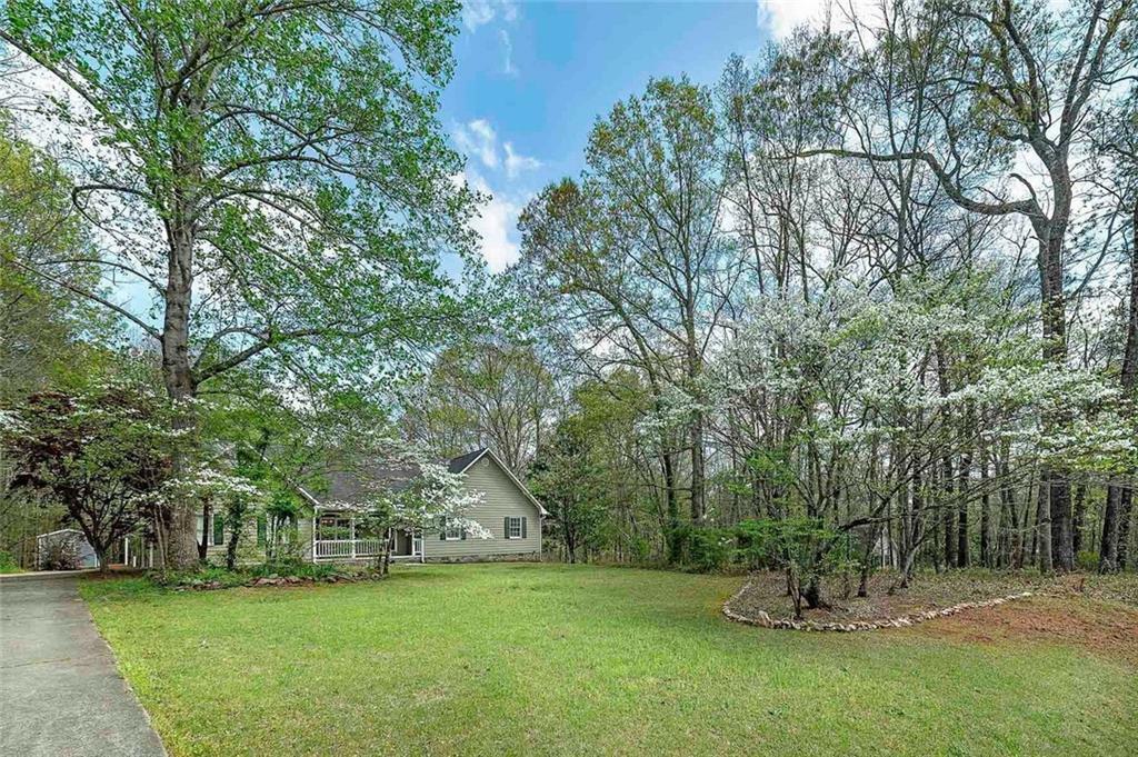 Property Photo: 195 Creekside Way GA 30252